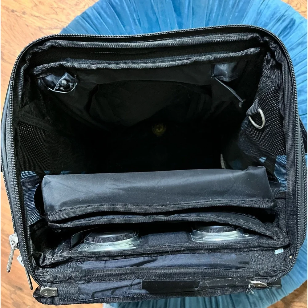 Sherpa’s Soft Side cat Carrier Duffle Bag W/wheels Privacy Curtains, bed,top zip